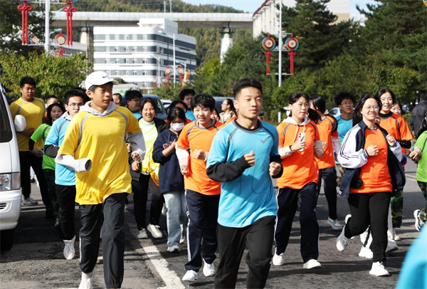 吉林·安图第五届“四山一湖”越野赛暨“青春飞扬·健康奔跑”学生越野跑燃情开赛_fororder_吉林越野跑4