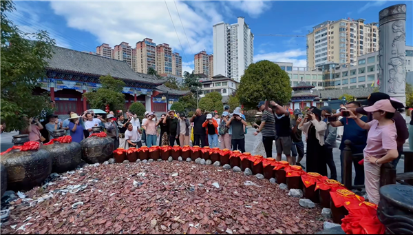 100余名游客自驾游湖北巴东 一路美景一路笑语_fororder_图片28