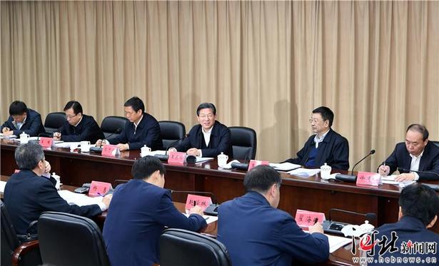 王东峰到省属高校宣讲党的十九届四中全会精神