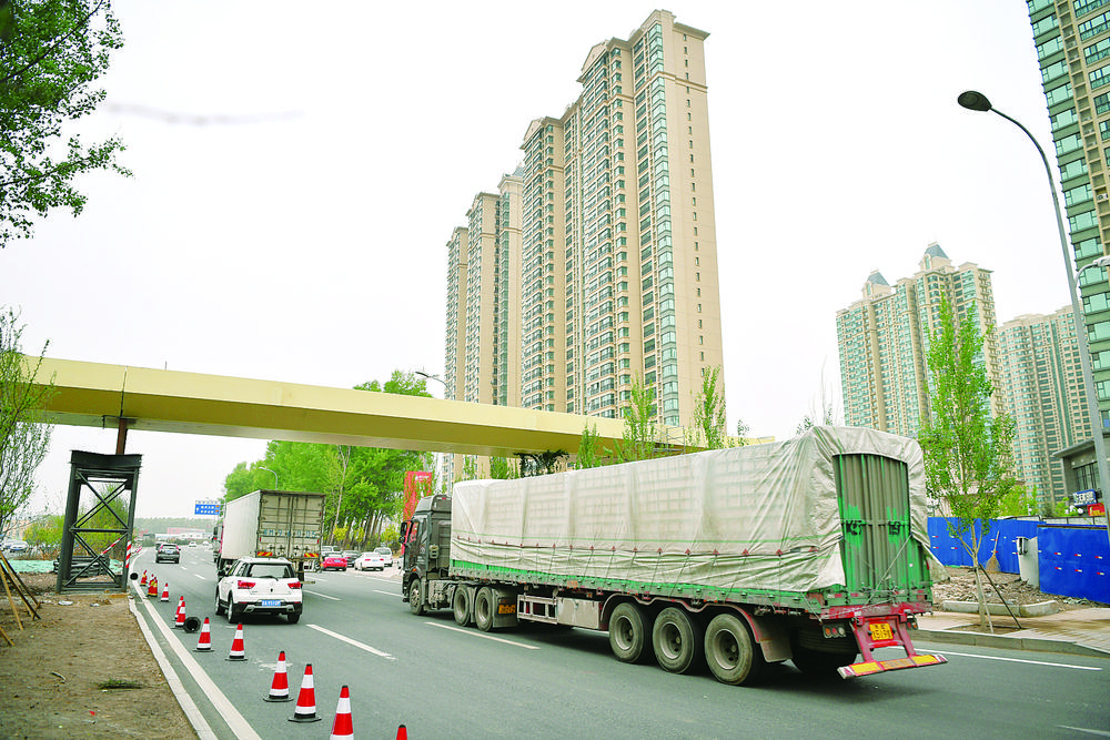 长春南四环路首个过街天桥6月20日完工