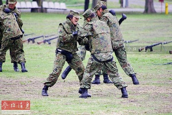 自卫队有上万女兵？多数当牙医 营养好普遍发福