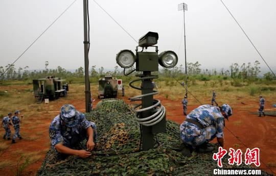 南海舰队组织复杂环境下通信保障演练