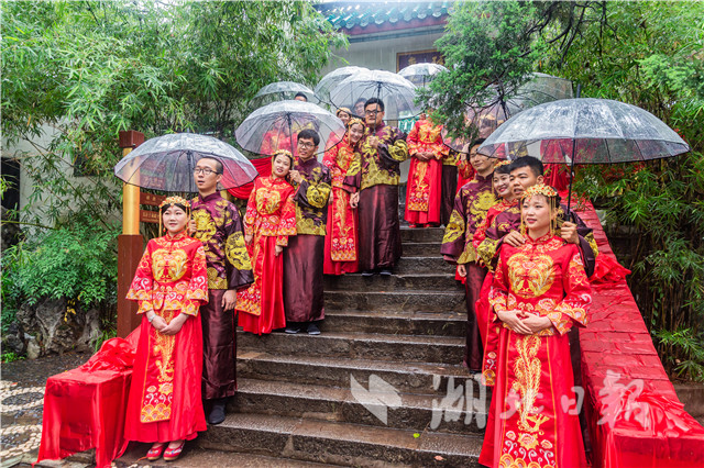 天青色等烟雨 而我在等你