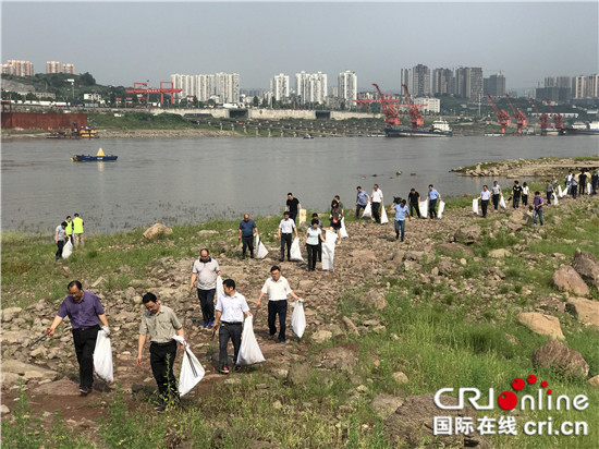 【CRI专稿 图文】重庆巴南区启动清漂截污万人百日攻坚行动【内容页标题】重庆巴南区清漂截污万人百日攻坚行动启动 助力花溪河“换新颜”