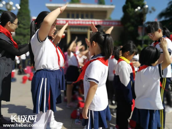 石家庄玉村小学开展"踏寻历史足迹 研学在西柏坡"主题教育活动