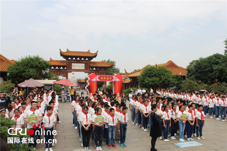 武汉黄鹤楼：为小学毕业生举办“中华少年礼”