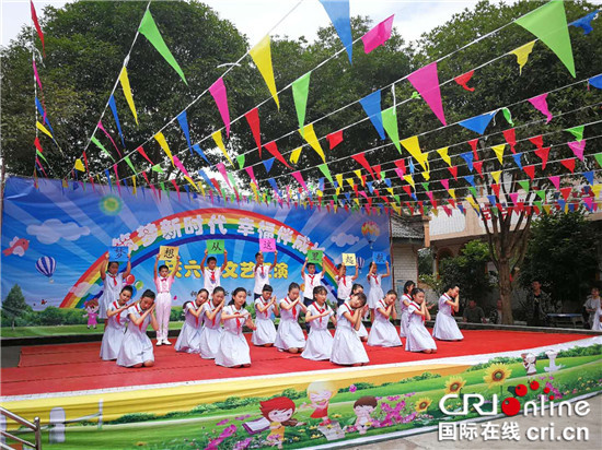 【区县联动】【铜梁】重庆铜梁石庙小学：载歌载舞庆六一【内容页标题】重庆铜梁石庙小学：载歌载舞庆六一 有欢乐更有感动