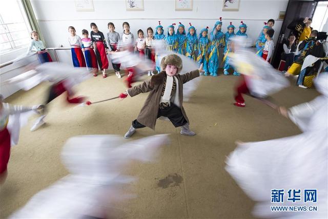 江苏海安：京剧走进乡村小学