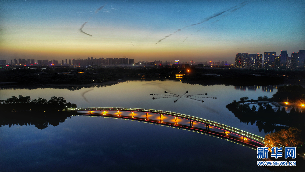 航拍安徽：湖似翡翠碧连天 晚霞夕阳人未眠