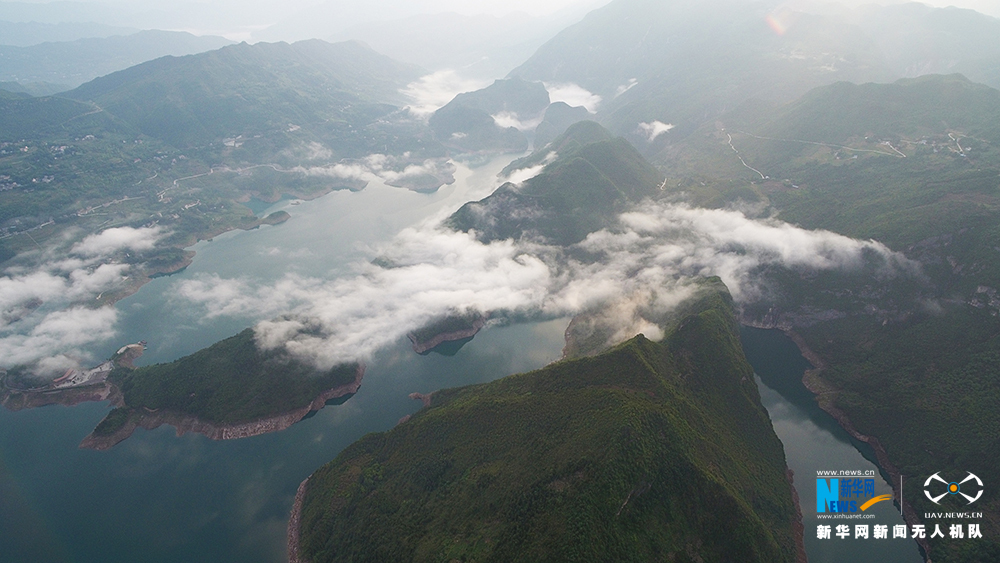 航拍深山“蓝宝石”重庆清水湖