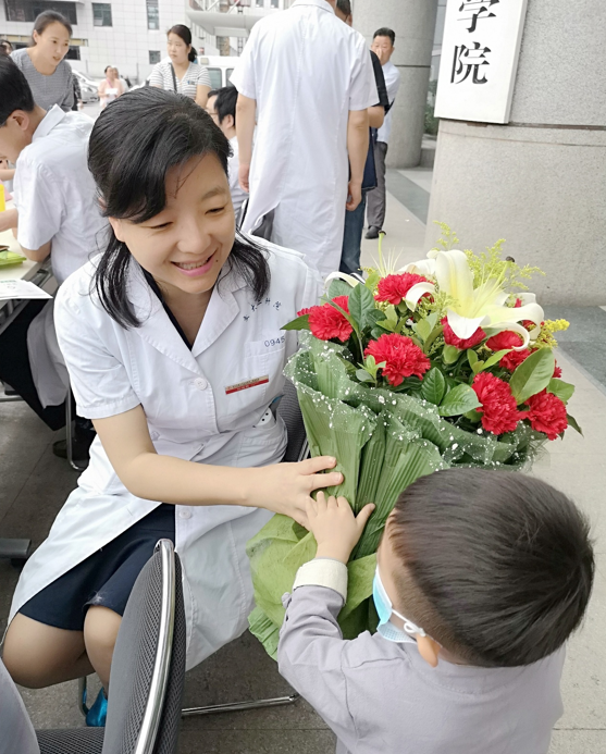 【健康 加显示图】“健康中国，儿童先行”——交大二附院举办庆祝 “六一”儿童节大型义诊活动