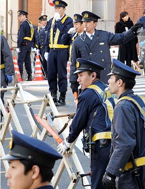 东京出动约7000名警力严防日本右翼分子闹事