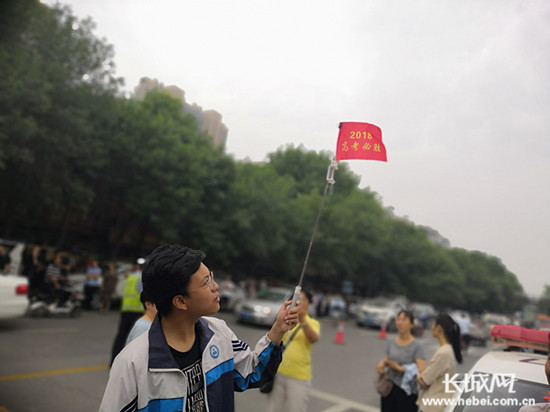 和谐、温暖、周到——沧州市高考考点前见闻