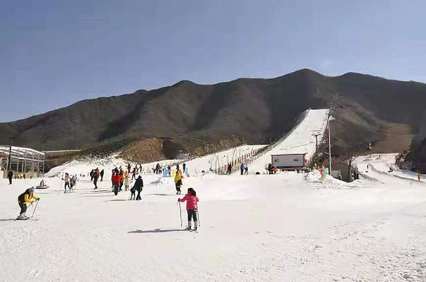 激情滑雪、畅想温泉、近观古镇……都在一座让心飞扬、让身放松的休闲驿站