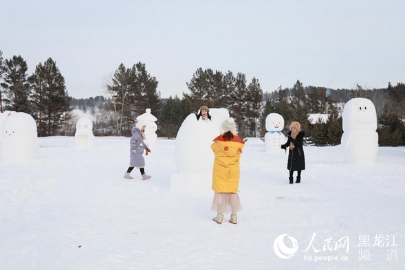 黑龙江漠河：冰天雪地欢乐多 赏冰玩雪游北极