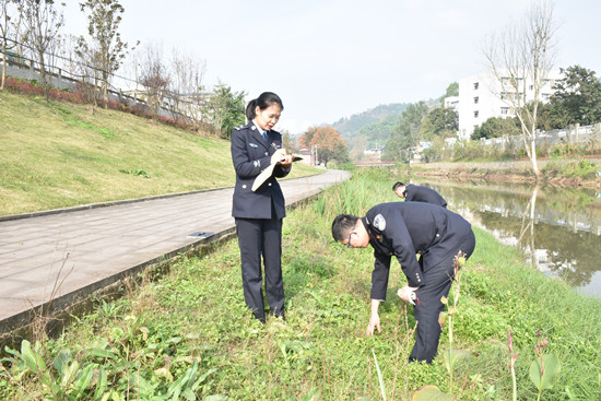 【CRI专稿 列表】“金睛火眼“助力追逃 重庆大足“电子眼”女警彭雅婧4个月抓获58人