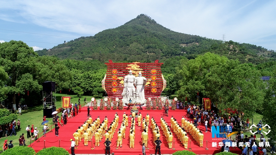 福建：海峡两岸民众共祭开漳圣王