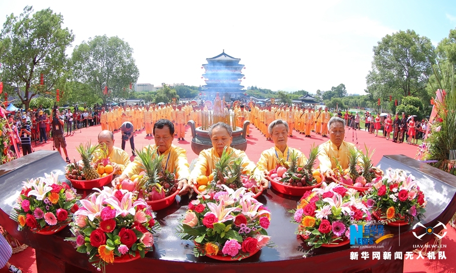 福建：海峡两岸民众共祭开漳圣王