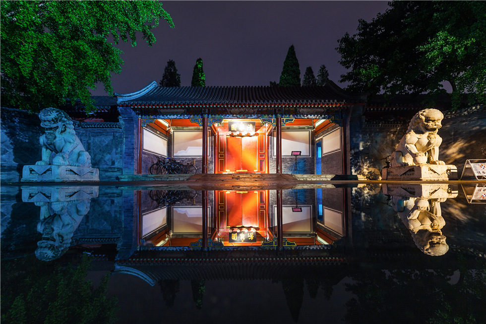 Bright night shows the another beauty of Beijing