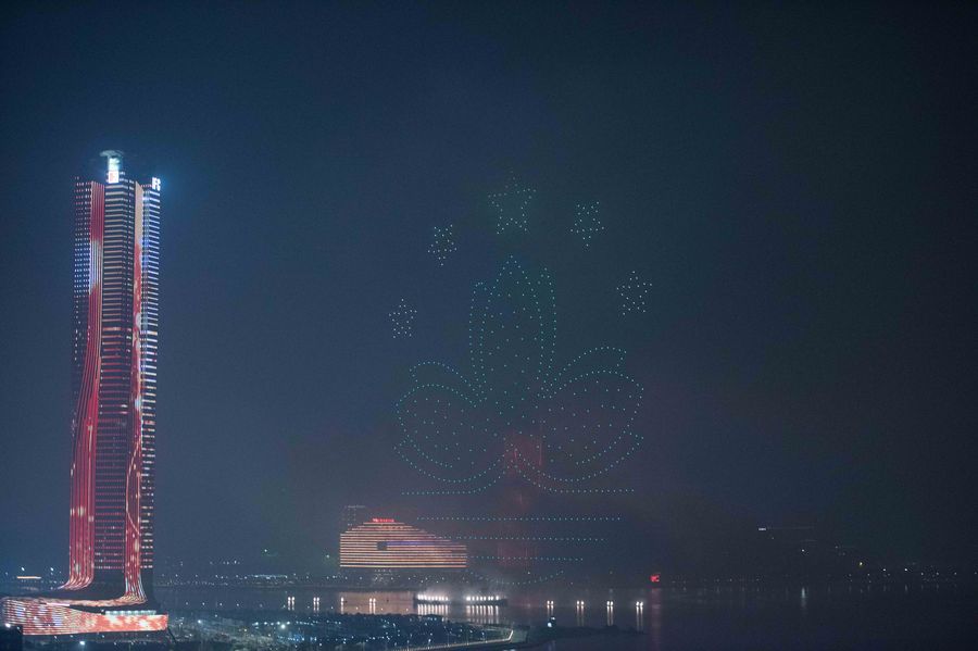 Splendid night: Fireworks explode over the sky of Macao and Zhuhai