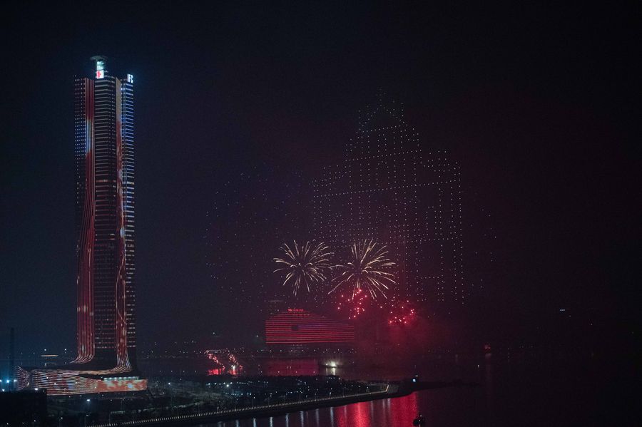 Splendid night: Fireworks explode over the sky of Macao and Zhuhai