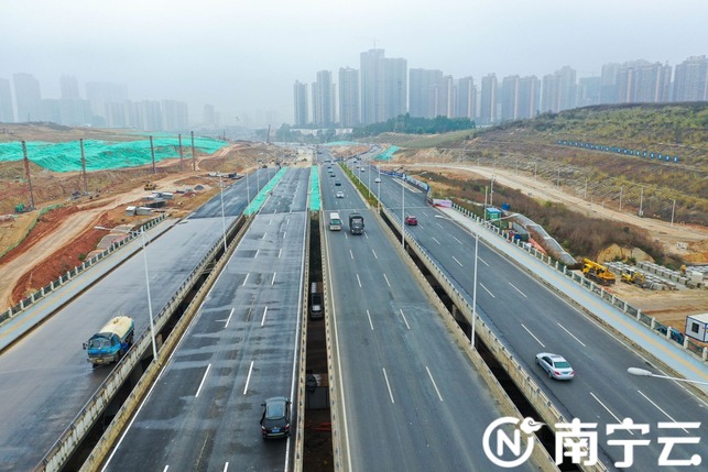 南宁凤岭北路(厢竹大道-高坡岭路)12月30日主线通车 市民到东站更方便