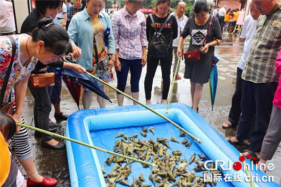 【社会民生】百龄帮携手万年路社区举办首届端午民俗体验活动