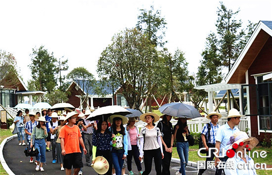 【区县联动】【秀山】重庆秀山川河盖景区端午节吸引7.5万名游客【区县联动 列表】川河盖景区端午节吸引7.5万名游客