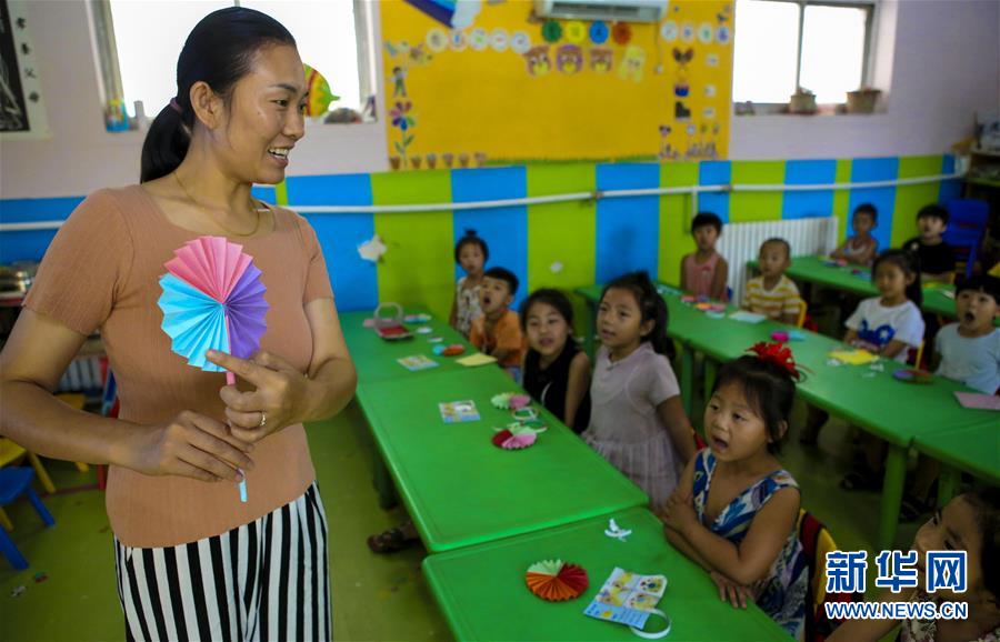 河北饶阳：萌娃学民俗 快乐迎夏至