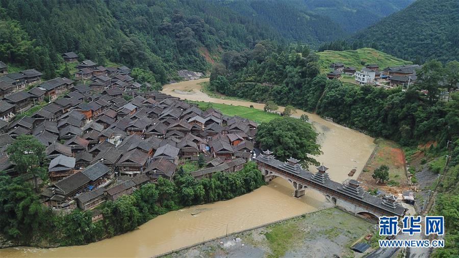 贵州榕江：烟雨侗寨美如画