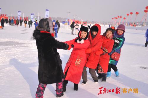 中国·哈尔滨松花江冰雪嘉年华正式启幕