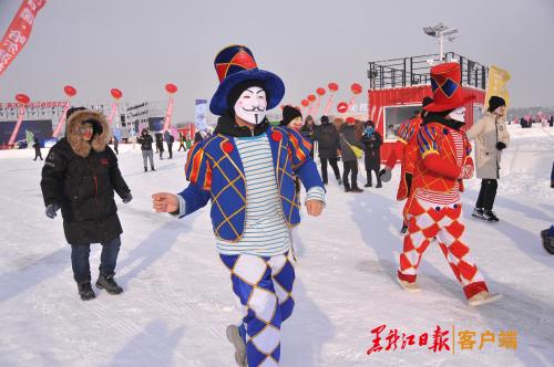 中国·哈尔滨松花江冰雪嘉年华正式启幕