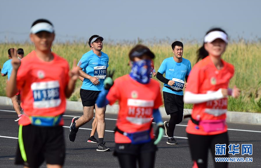 盘锦·辽东湾2018金帛滩环湖半程马拉松开跑