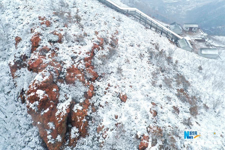 【城市远洋】【焦点图-大图】【移动端-轮播图】郑州首雪 伏羲山仿佛“白色森林”