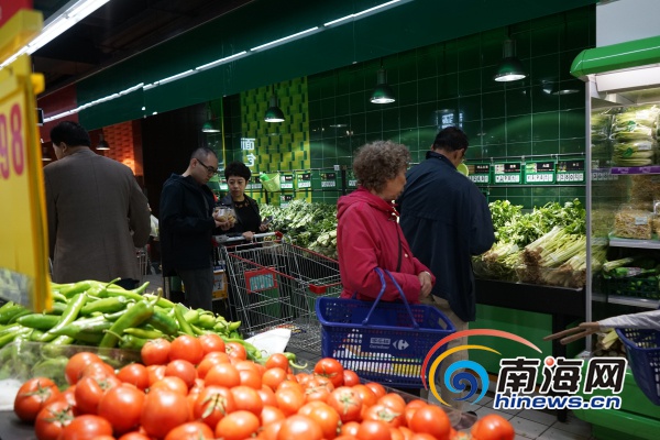 【要闻】【即时快讯】海南春节市场货源充足 农贸市场物价平稳