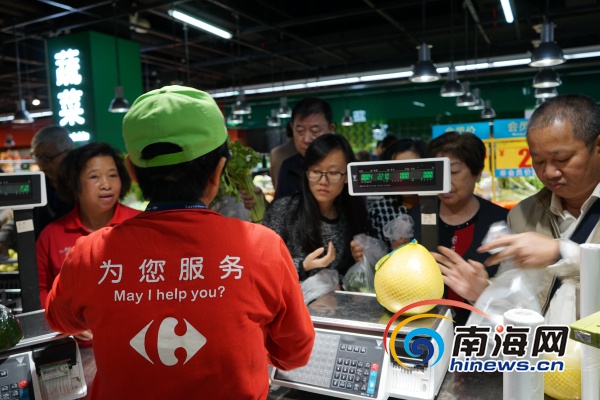 【要闻】【即时快讯】海南春节市场货源充足 农贸市场物价平稳