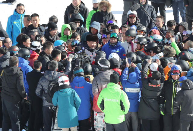 从洛桑到崇礼：习近平冰天雪地话冬奥