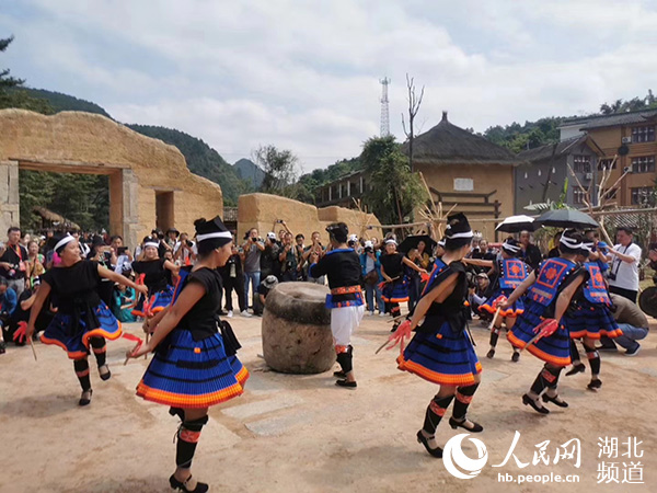 湖北建始：开全域旅游之花 结全域脱贫之果