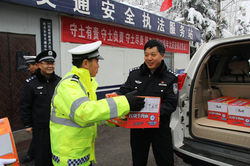 【河南供稿】三门峡市卢氏县公安局长卫振平检查指导道路交通安全管理工作