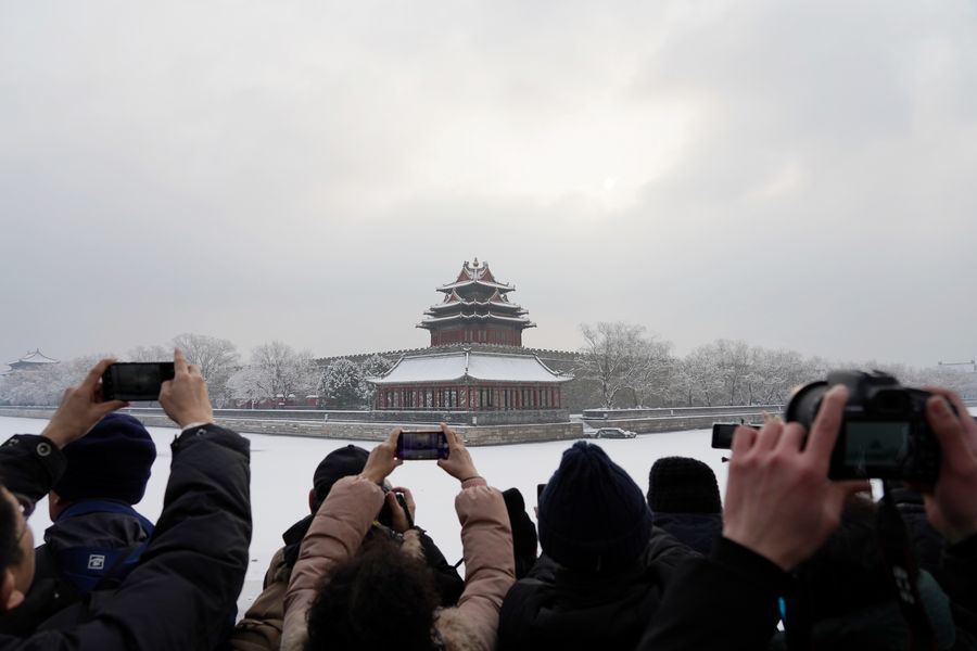 Beijing embraces first snowfall of 2020