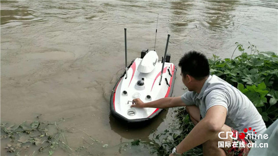 西安高新区率先试用无人船打造“水上天眼”