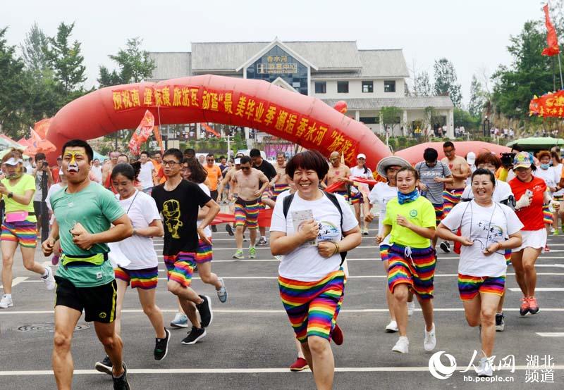 湖北襄阳：青山绿水享清凉