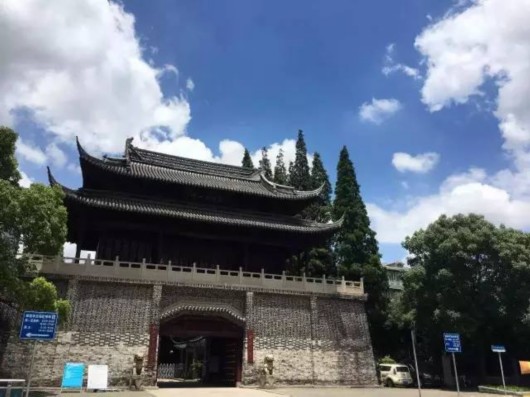 【旅游小文字】韩寒《乘风破浪》带你看上海隐密去处