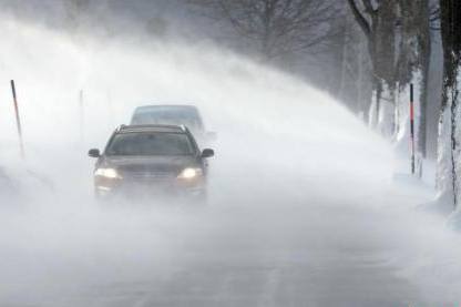 日本多地连降大雪 局地积雪时隔33年超过90厘米