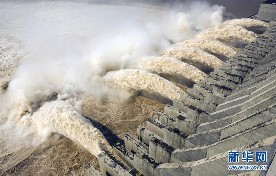 三峡水库持续泄洪应对2018年长江第2号洪水