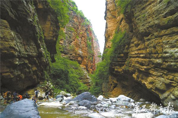 四川凉山“悬崖村”藤梯变钢梯，险道将成旅游风景