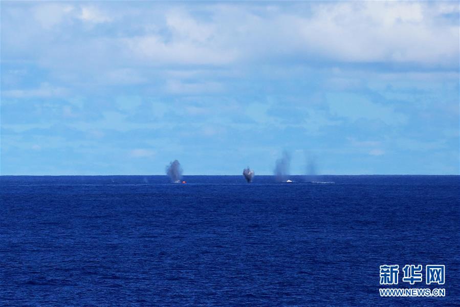 中国海军南海舰队远海训练编队组织海上现场反击演练