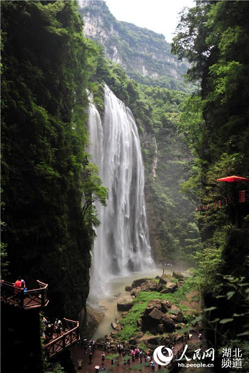 湖北宜昌：夏游“三峡大瀑布” 山水“氧吧”觅清凉