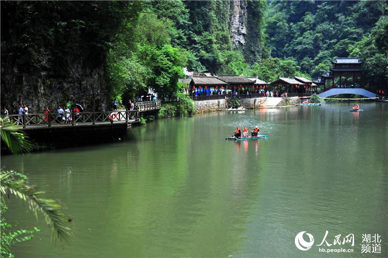 湖北宜昌：夏游“三峡大瀑布” 山水“氧吧”觅清凉