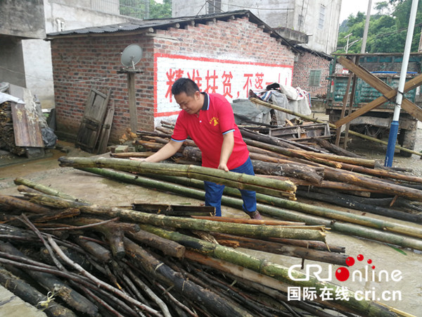 【唐已审】【供稿】崇左宁明党员助力脱贫攻坚